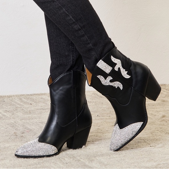 Sparkly Southern Trendy Heeled Boots - Picture 6 of 6